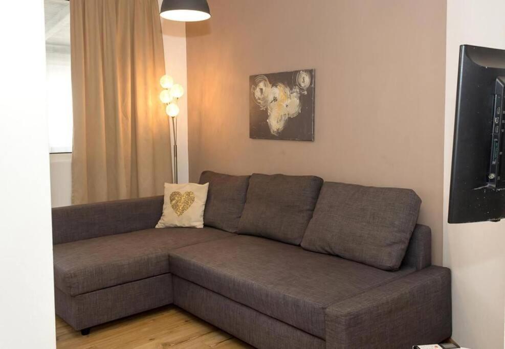 Modern Bright Apartment Close To City Center And Grand Mall Varna Buitenkant foto