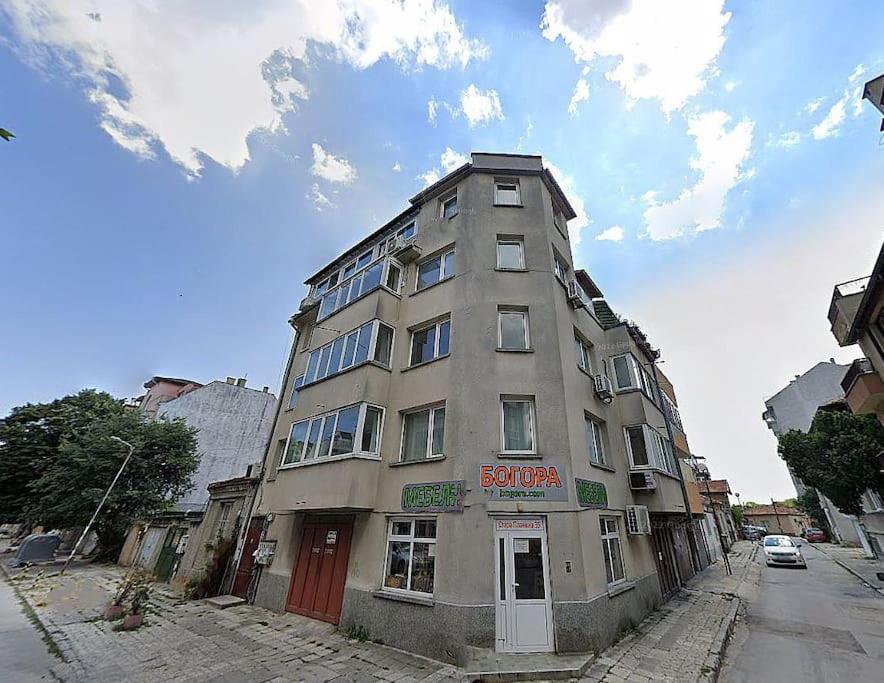 Modern Bright Apartment Close To City Center And Grand Mall Varna Buitenkant foto