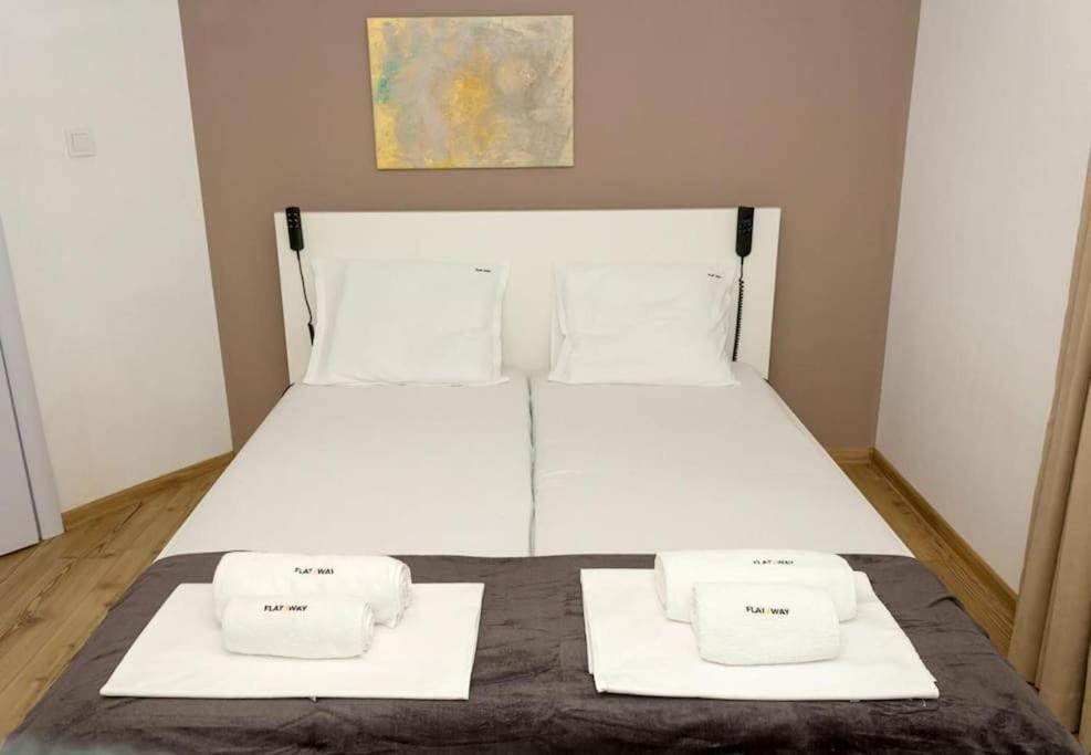 Modern Bright Apartment Close To City Center And Grand Mall Varna Buitenkant foto